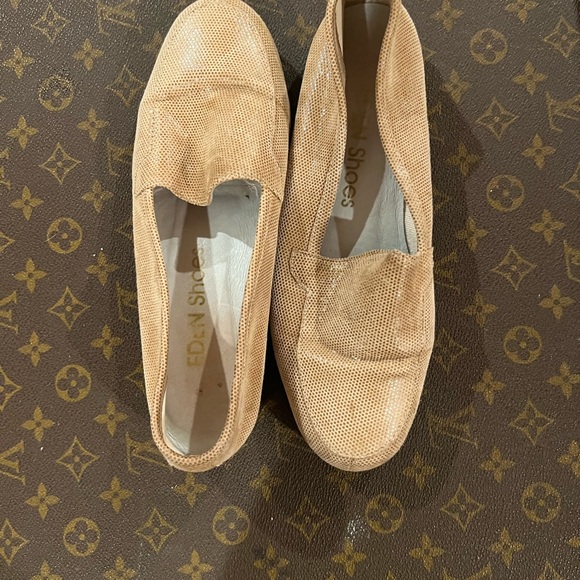 Tan Eden flats. Gently worn. Vintage. - Picture 2 of 5